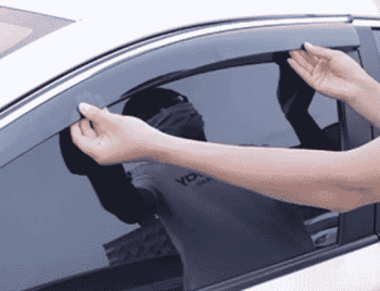 Vè che mưa Geely Monjaro